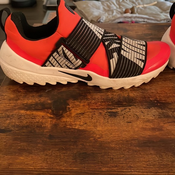 Nike Golf Shoes. Sz 11. Molded bottoms - Picture 4 of 6